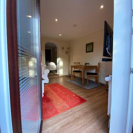 App 3 Apartment Лист Екстериор снимка